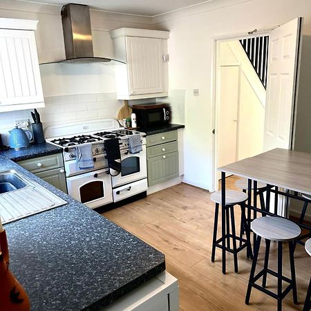Deluxe Beach House Brighton ภายนอก รูปภาพ