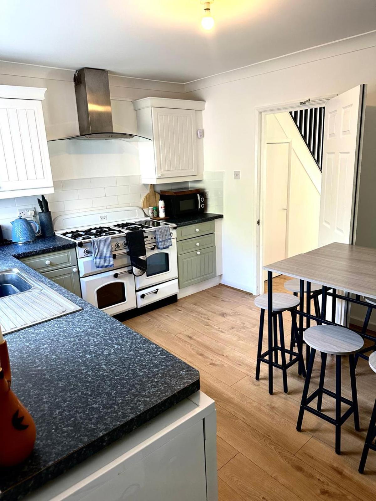 Deluxe Beach House Brighton ภายนอก รูปภาพ