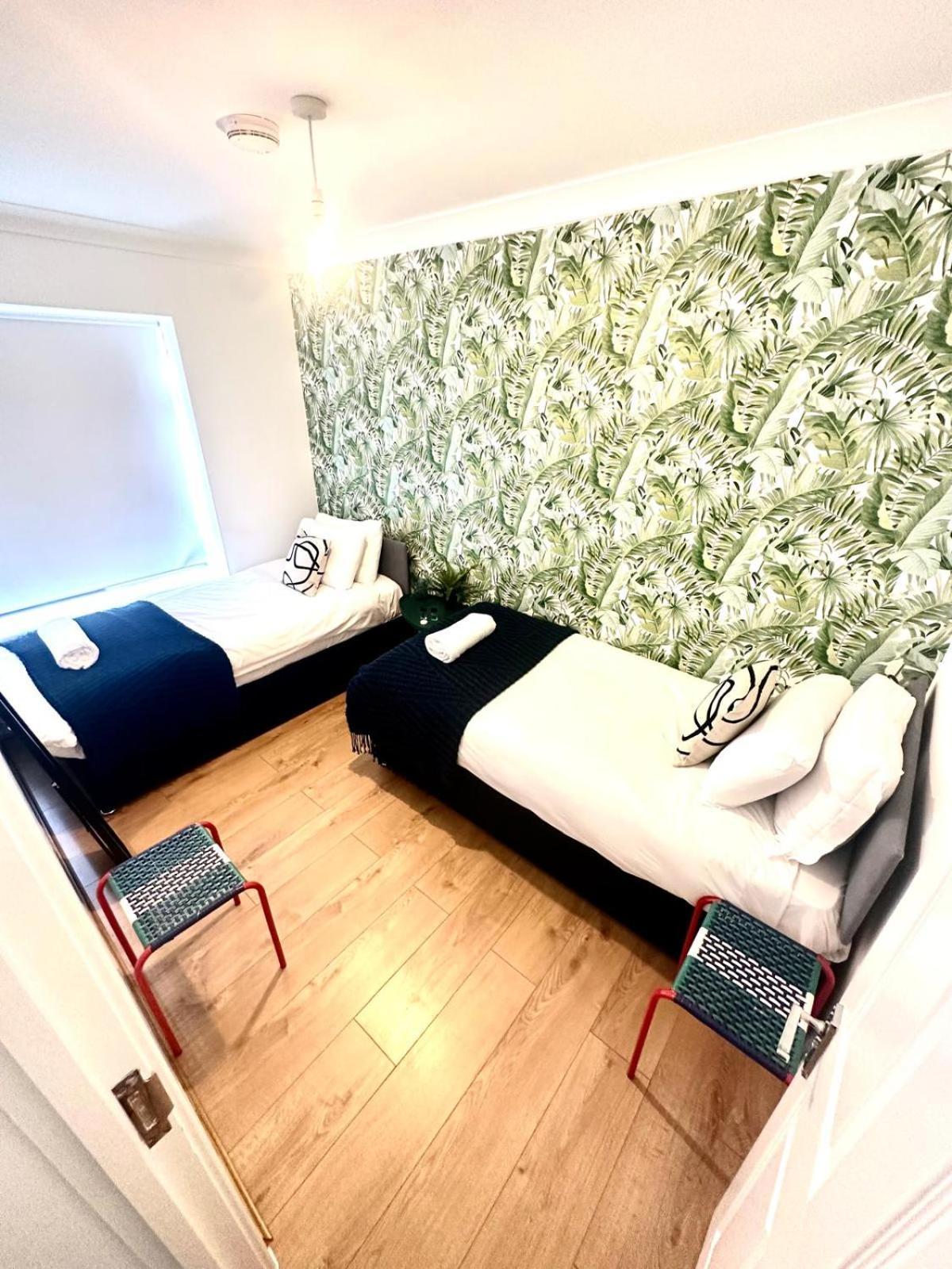 Deluxe Beach House Brighton ภายนอก รูปภาพ